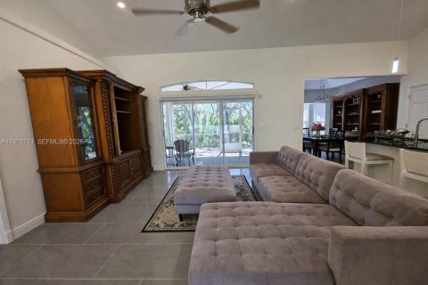 Villa ou maison à louer à Lehigh Acres, Floride: 3 chambres, 164.16 m2 № 2033172 - photo 9