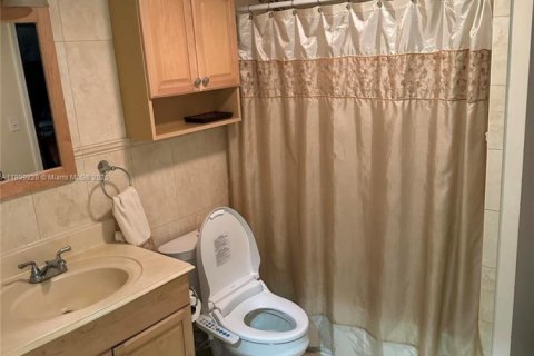 House in Southwest Ranches, Florida 4 bedrooms, 299.33 sq.m. № 2014763 - photo 15