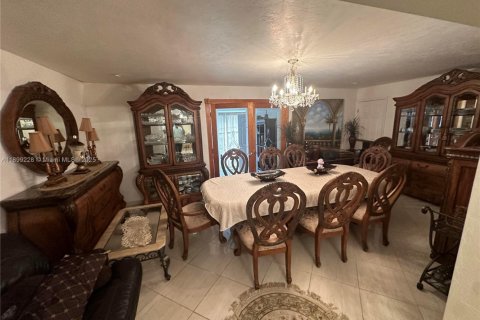 House in Southwest Ranches, Florida 4 bedrooms, 299.33 sq.m. № 2014763 - photo 20