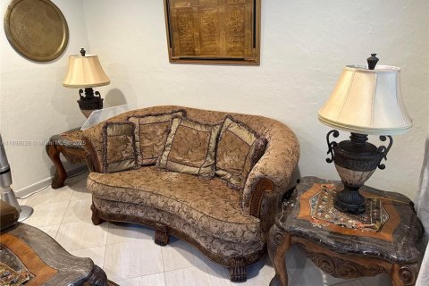 House in Southwest Ranches, Florida 4 bedrooms, 299.33 sq.m. № 2014763 - photo 16