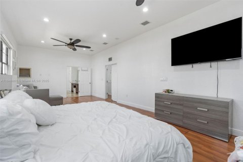 Villa ou maison à vendre à Miami, Floride: 5 chambres, 297.29 m2 № 1850552 - photo 23