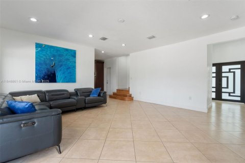 Villa ou maison à vendre à Miami, Floride: 5 chambres, 297.29 m2 № 1850552 - photo 10