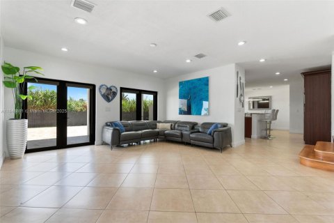 Villa ou maison à vendre à Miami, Floride: 5 chambres, 297.29 m2 № 1850552 - photo 9