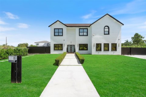 Villa ou maison à vendre à Miami, Floride: 5 chambres, 297.29 m2 № 1850552 - photo 7