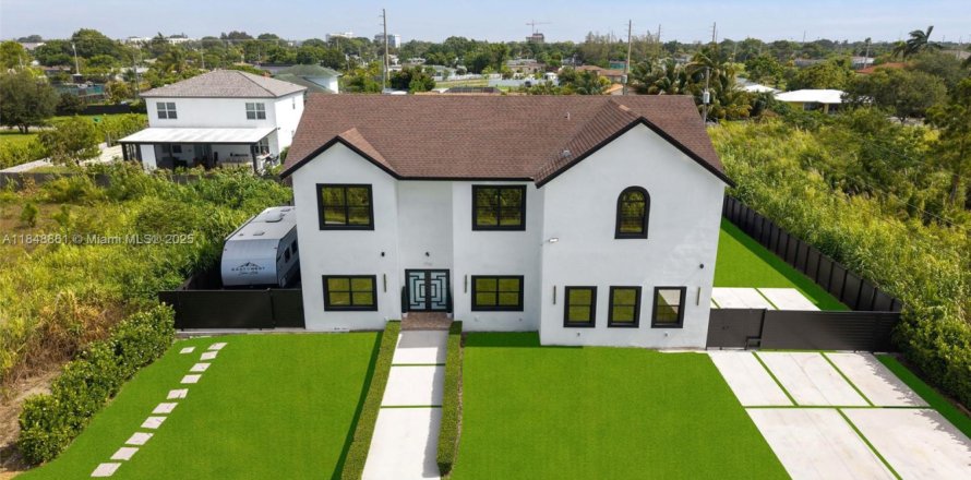 Villa ou maison à Miami, Floride 5 chambres, 297.29 m2 № 1850552