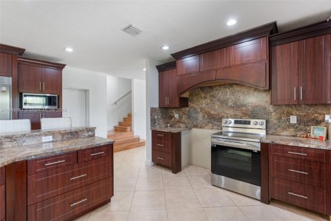 Villa ou maison à vendre à Miami, Floride: 5 chambres, 297.29 m2 № 1850552 - photo 15