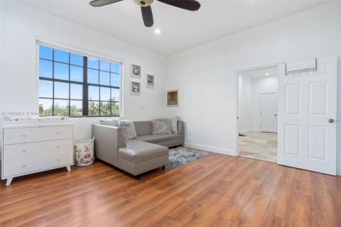 Villa ou maison à vendre à Miami, Floride: 5 chambres, 297.29 m2 № 1850552 - photo 24