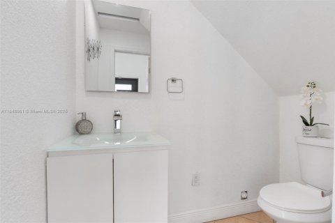 Villa ou maison à vendre à Miami, Floride: 5 chambres, 297.29 m2 № 1850552 - photo 20