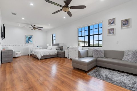 Villa ou maison à vendre à Miami, Floride: 5 chambres, 297.29 m2 № 1850552 - photo 21