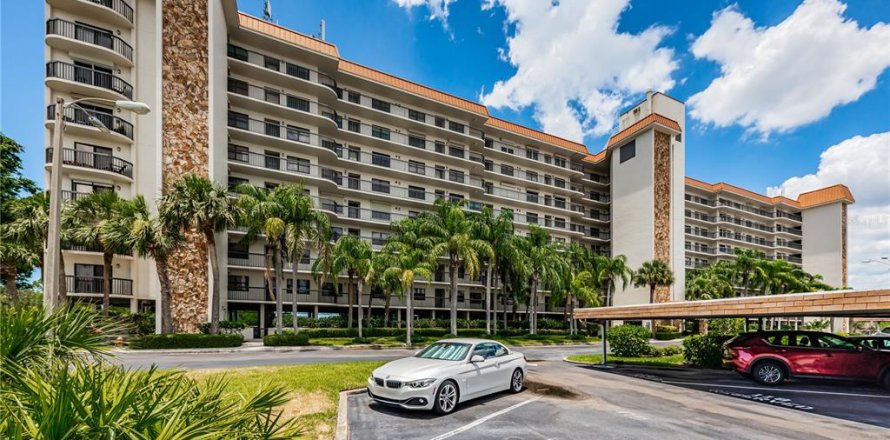 Condominio en Saint Petersburg, Florida, 2 dormitorios  № 1881349