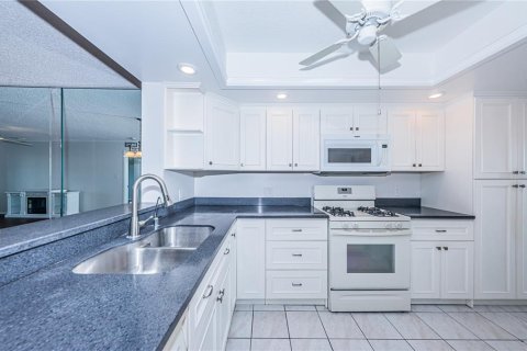 Condominio en venta en Saint Petersburg, Florida, 2 dormitorios, 118.91 m2 № 1881349 - foto 30