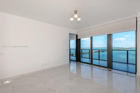 Снять в аренду кондоминиум в Майами, Флорида 3 спальни, 141.77м2, № 1866983 - фото 13