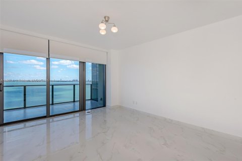 Снять в аренду кондоминиум в Майами, Флорида 3 спальни, 141.77м2, № 1866983 - фото 12