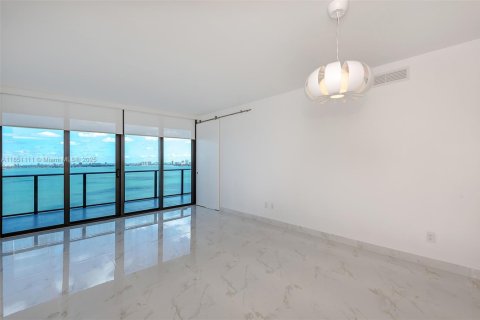 Снять в аренду кондоминиум в Майами, Флорида 3 спальни, 141.77м2, № 1866983 - фото 6