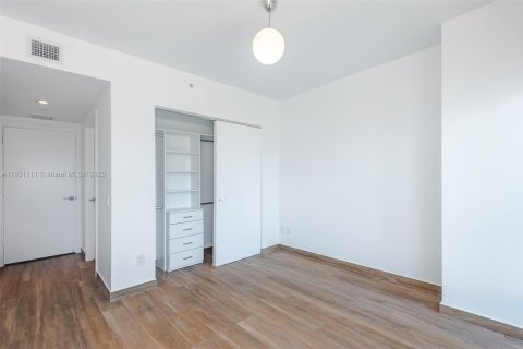 Снять в аренду кондоминиум в Майами, Флорида 3 спальни, 141.77м2, № 1866983 - фото 22