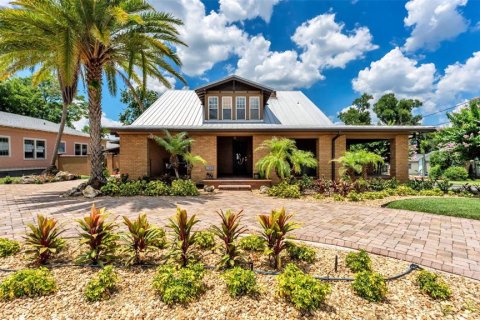 Casa en venta en Lakeland, Florida, 4 dormitorios, 314.38 m2 № 2152252 - foto 2