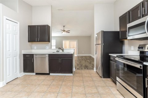 House in Davenport, Florida 4 bedrooms, 143.26 sq.m. № 1813359 - photo 6