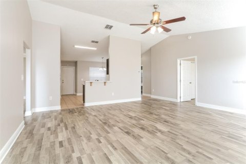 House in Davenport, Florida 4 bedrooms, 143.26 sq.m. № 1813359 - photo 3