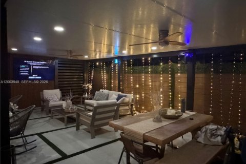 Villa ou maison à vendre à Miami, Floride: 4 chambres, 160.07 m2 № 2068376 - photo 14