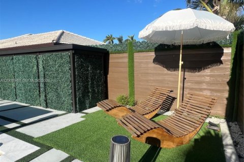 Villa ou maison à vendre à Miami, Floride: 4 chambres, 160.07 m2 № 2068376 - photo 10