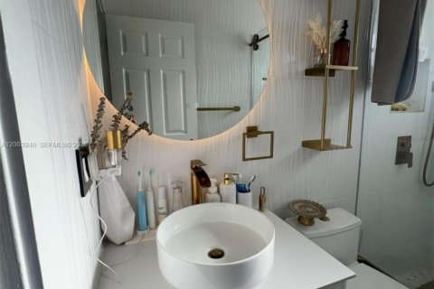 Villa ou maison à vendre à Miami, Floride: 4 chambres, 160.07 m2 № 2068376 - photo 28