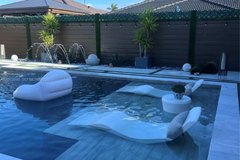 Villa ou maison à vendre à Miami, Floride: 4 chambres, 160.07 m2 № 2068376 - photo 13