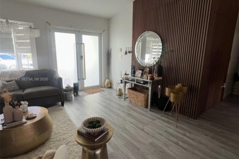 Villa ou maison à vendre à Miami, Floride: 4 chambres, 160.07 m2 № 2068376 - photo 24