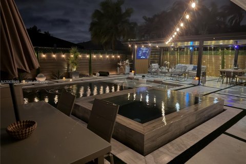 Villa ou maison à vendre à Miami, Floride: 4 chambres, 160.07 m2 № 2068376 - photo 18