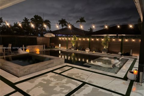 Villa ou maison à vendre à Miami, Floride: 4 chambres, 160.07 m2 № 2068376 - photo 19