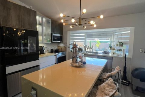 Villa ou maison à vendre à Miami, Floride: 4 chambres, 160.07 m2 № 2068376 - photo 22