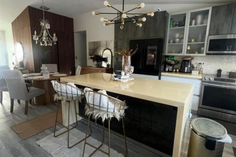 Villa ou maison à vendre à Miami, Floride: 4 chambres, 160.07 m2 № 2068376 - photo 21