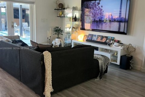 Villa ou maison à vendre à Miami, Floride: 4 chambres, 160.07 m2 № 2068376 - photo 25