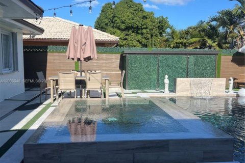 Villa ou maison à vendre à Miami, Floride: 4 chambres, 160.07 m2 № 2068376 - photo 12