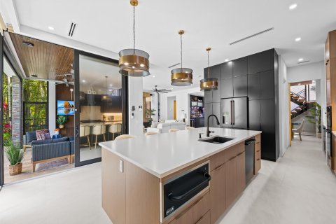 Villa ou maison à Fort Lauderdale, Floride 4 chambres, 421.68 m2 № 2187130