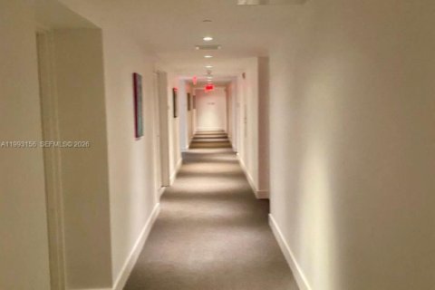 Condo in Miami, Florida, 1 bedroom  № 2057080 - photo 15