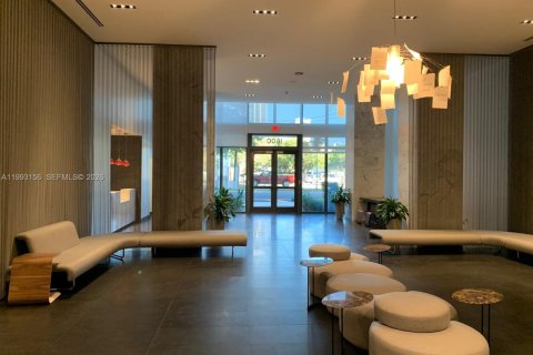 Condo in Miami, Florida, 1 bedroom  № 2057080 - photo 13