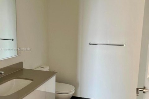 Condo in Miami, Florida, 1 bedroom  № 2057080 - photo 10