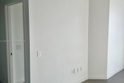 Condo in Miami, Florida, 1 bedroom  № 2057080 - photo 6