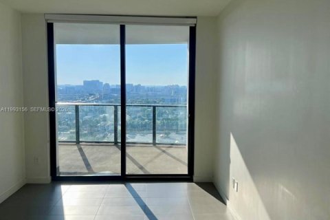 Condo in Miami, Florida, 1 bedroom  № 2057080 - photo 5