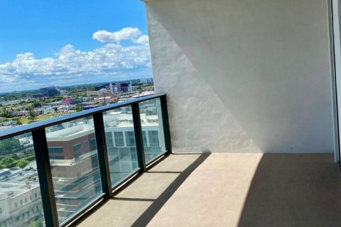 Condo in Miami, Florida, 1 bedroom  № 2057080 - photo 11