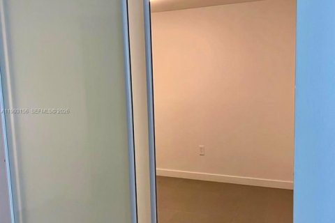 Condo in Miami, Florida, 1 bedroom  № 2057080 - photo 9