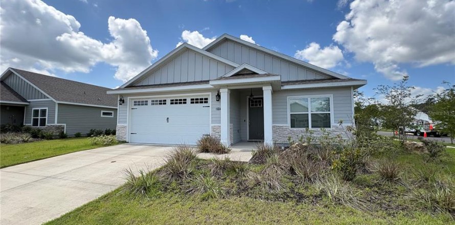 House in Gainesville, Florida 3 bedrooms, 168.99 sq.m. № 2132703