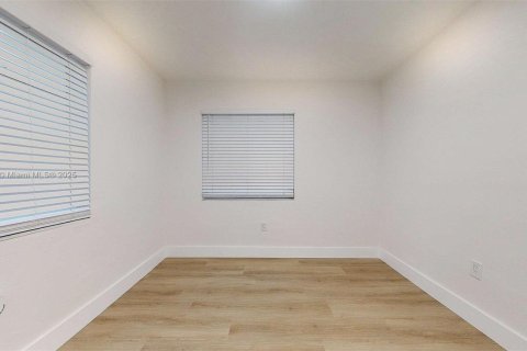 House in Miami, Florida 2 bedrooms, 69.68 sq.m. № 1923373 - photo 23