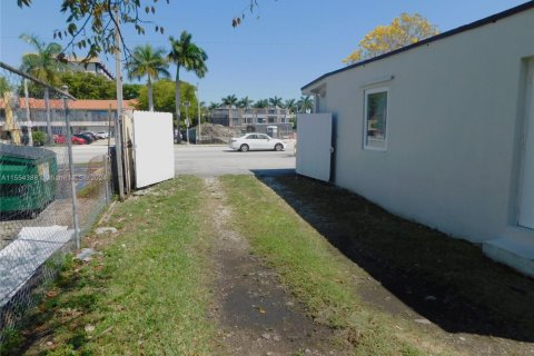 Oficina en alquiler en Miami, Florida № 1079710 - foto 1