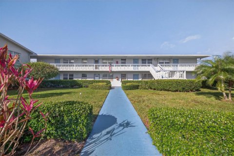 Condo in Deerfield Beach, Florida, 2 bedrooms  № 2193286 - photo 2