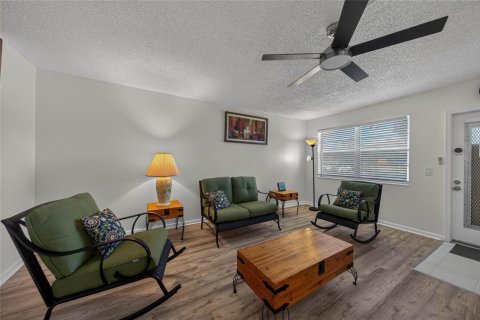 Condo in Deerfield Beach, Florida, 2 bedrooms  № 2193286 - photo 5