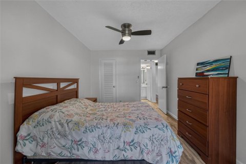 Condo in Deerfield Beach, Florida, 2 bedrooms  № 2193286 - photo 18