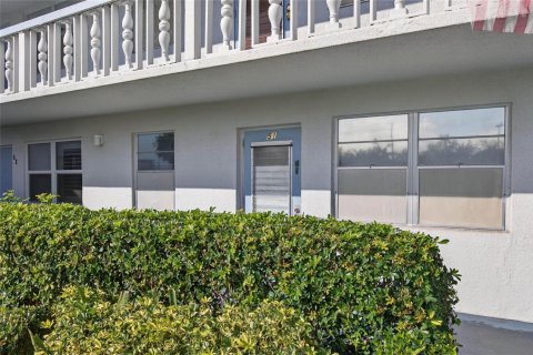 Condo in Deerfield Beach, Florida, 2 bedrooms  № 2193286 - photo 3