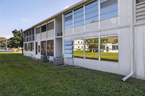 Condo in Deerfield Beach, Florida, 2 bedrooms  № 2193286 - photo 26