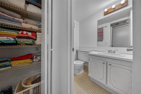 Condo in Deerfield Beach, Florida, 2 bedrooms  № 2193286 - photo 22